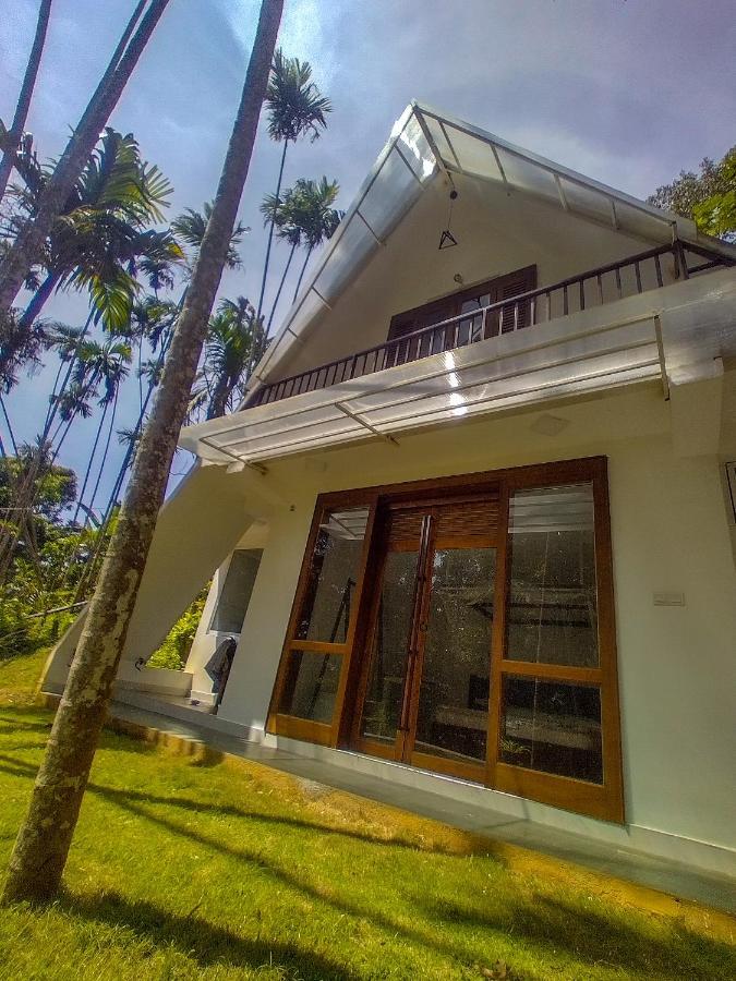 Once In Ella Hotel Екстериор снимка
