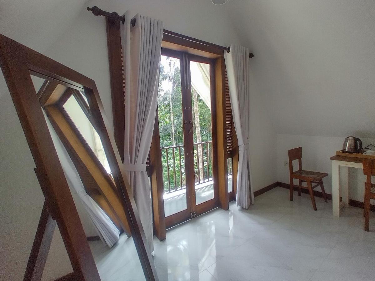 Once In Ella Hotel Екстериор снимка