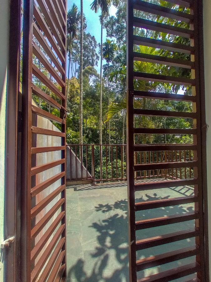 Once In Ella Hotel Екстериор снимка