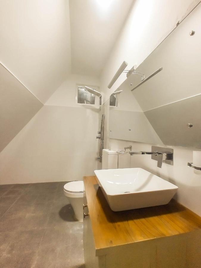 Once In Ella Hotel Екстериор снимка